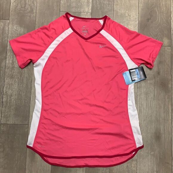 Womens Nwt Nike Dri Fit Performance T-Shirt‎ - Picture 1 of 7